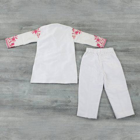 Pre-Order:KURTA WITH THREAD EMBROIDERY