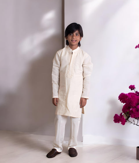 Pre-Order: Off White Mukesh Work Kurta with Pant