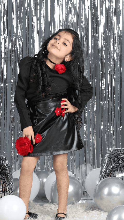 Pre-Order: Top And Skirt With Flower Motifs On Skirt