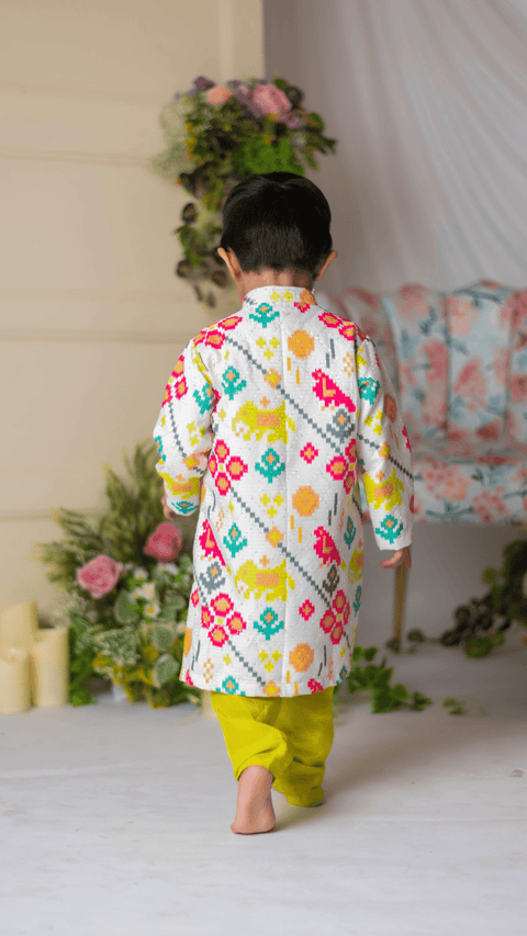 Pre-Order: White Ikkat Kurta With Green Churidar