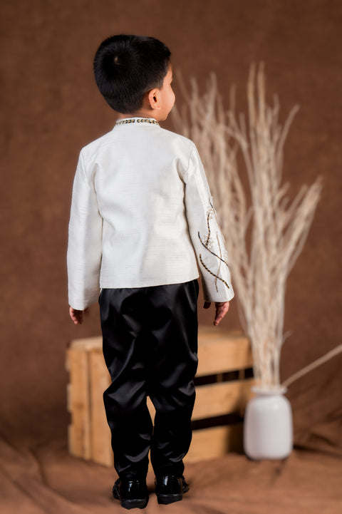 Pre-Order: Monochromatic Banghgala Set