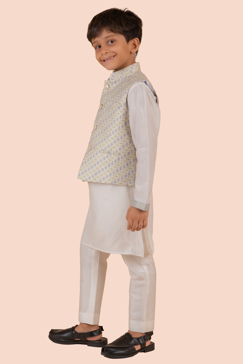Pre-Order: Kurta Set With Printed Bandi, Embroidered Sleeve and Collar Detailing