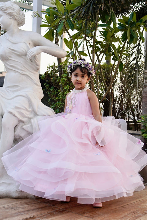 Pre-Order: Beautiful gown without wings