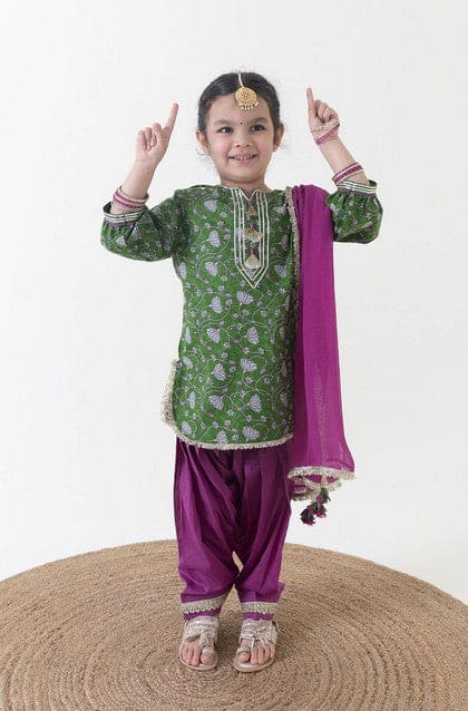 Pre-Order: Girl Floral Jaal  Suit Set - Green