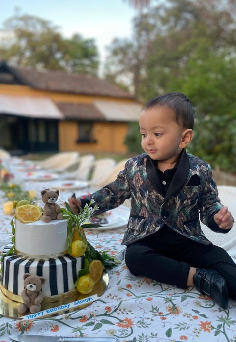 Pre-Order: Embroidery Styled  Jacquard Blazer Set