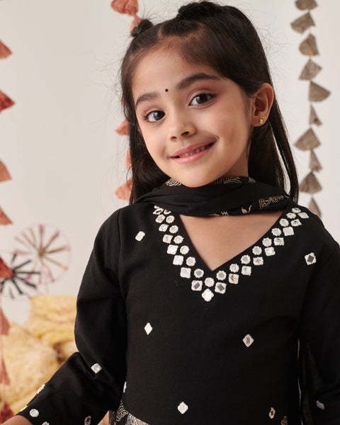 Pre-Order: Girl Floral Jaal Suit Set-Black