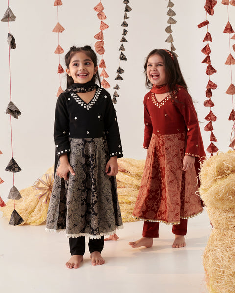 Pre-Order: Girl Floral Jaal Suit Set- Maroon