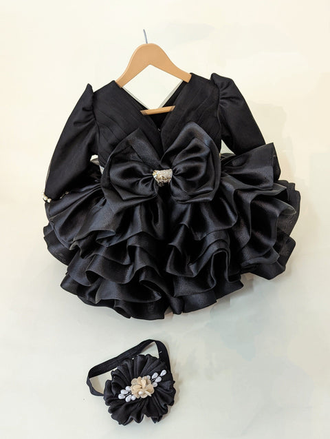 Pre-Order: Black swan dress with full sleeves