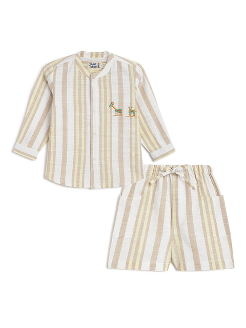 Pre-Order:  Baby Boy Giraffe Embroidery Stripes Shirt & Shorts Set-Beige
