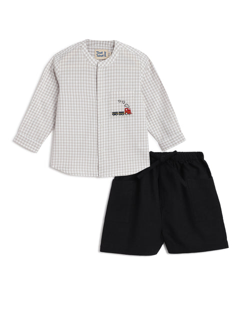 Pre-Order:  Baby Boy Train Embroidery Checks Shirt & Shorts Set-White