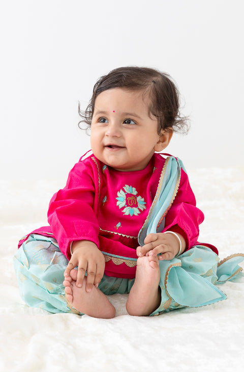 Pre-Order: Girl Lotus Embroidery Suit Set-Pink