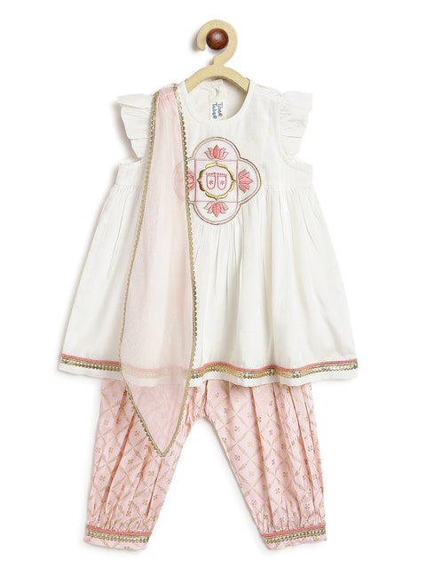 Pre-Order: Girl Ruffle Sleeve Lotus Embroidery Suit Set-White