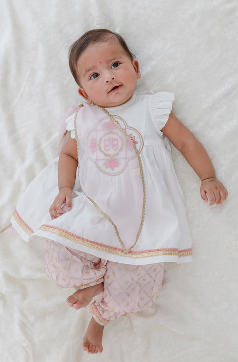 Pre-Order: Girl Ruffle Sleeve Lotus Embroidery Suit Set-White