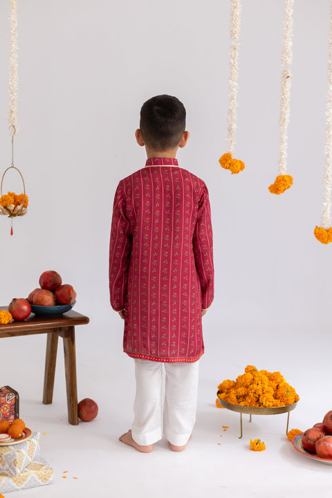 Pre-Order: Maroon stripes  printed muslin kurta set-set of 2