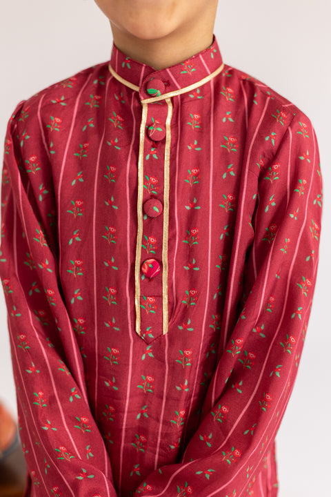 Pre-Order: Maroon stripes  printed muslin kurta set-set of 2