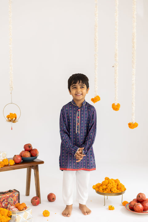 Pre-Order: Blue stripes  printed muslin kurta set-set of 2