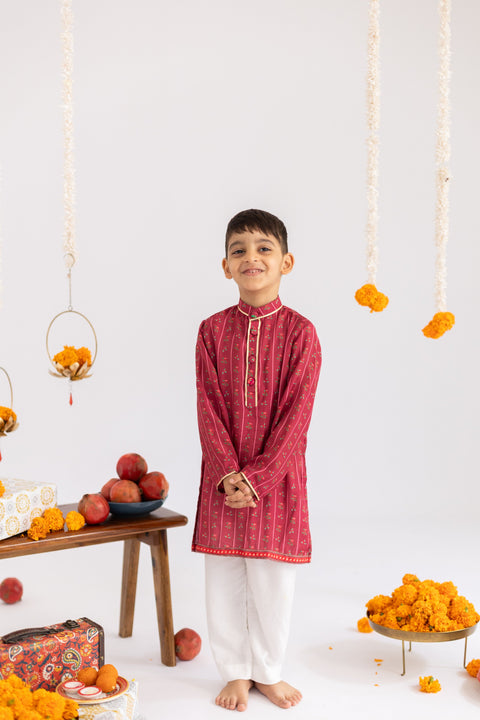 Pre-Order: Maroon stripes  printed muslin kurta set-set of 2