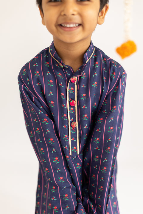 Pre-Order: Blue stripes  printed muslin kurta set-set of 2