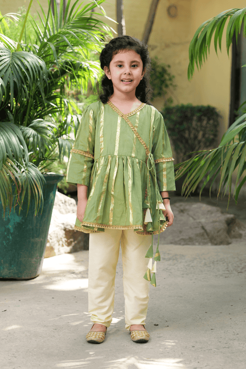 Pre-Order: Green Zari Kurta with Pants make it Perfect for Divas