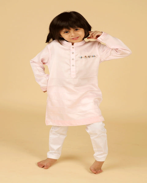 Pre-Order: Baby Pink Kurta with Chest Motif and Pants