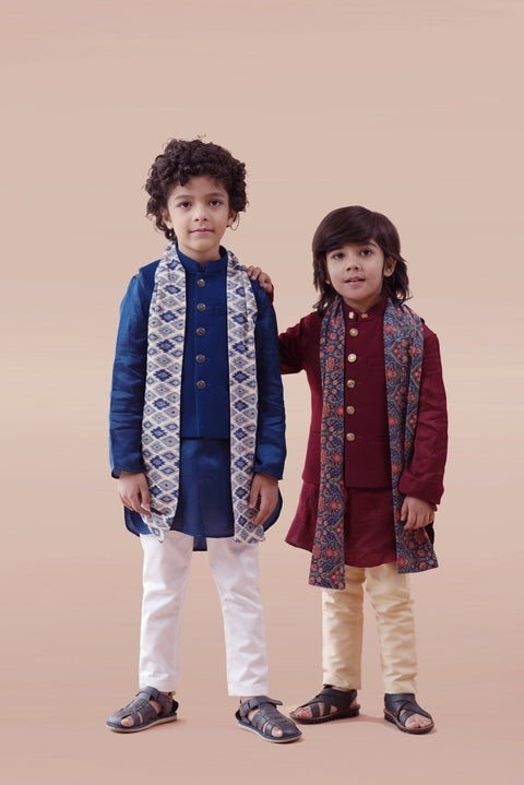 Pre-Order: Maroon Bandi Set with same colour Kurta & Printed Stole