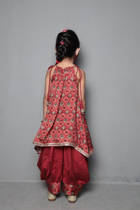 Pre-Order: Printed Kurti With Adjustable Neck And Afghani Dhoti With Mask