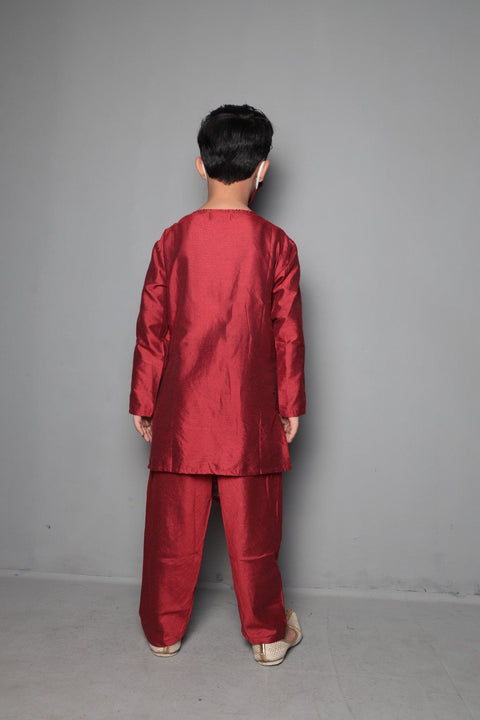 Pre-Order: Brick Red Printed Kurta And Churidar With Mask