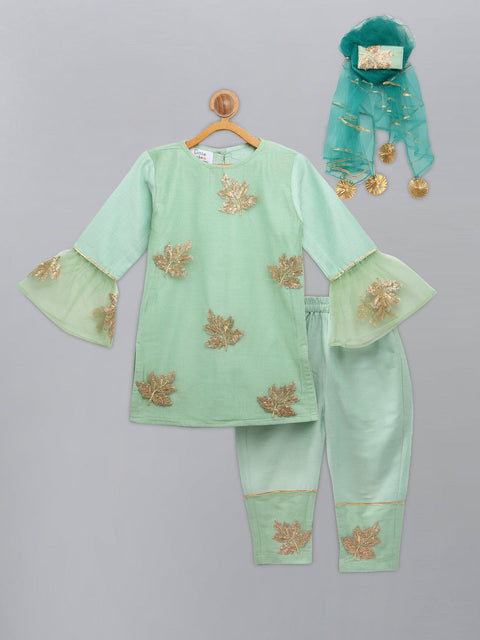 Pre-Order: Leaf Embroidered kurta pants with embroidered net dupatta