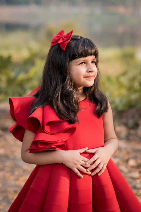 Pre-Order: Red Carpet One-shoulder Ruffled-Sleeve Gown