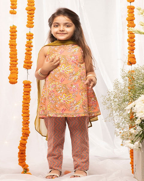 Pre-Order: Girls Suit Set Printed Floral - Peach