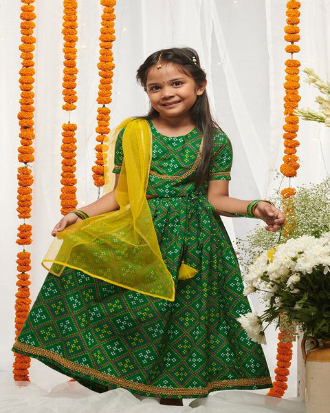 Pre-Order: Girls Lehenga Set Printed Bandhani - Green