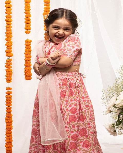 Pre-Order: Girls Lehenga Set Printed Floral - Pink